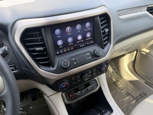 Used 2023 GMC Acadia Denali w/ Denali Technology Package FWD image 26