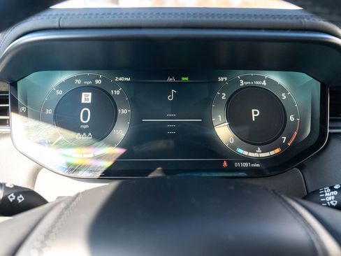 Certified 2025 Land Rover Range Rover Sport image 14