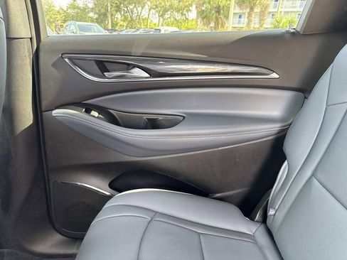 Used 2023 Buick Enclave Essence image 17