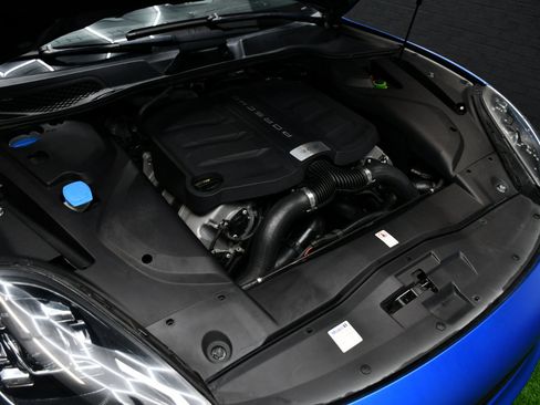 Used 2017 Porsche Cayenne GTS image 14