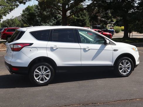 Used 2017 Ford Escape SE AWD/4WD image 4