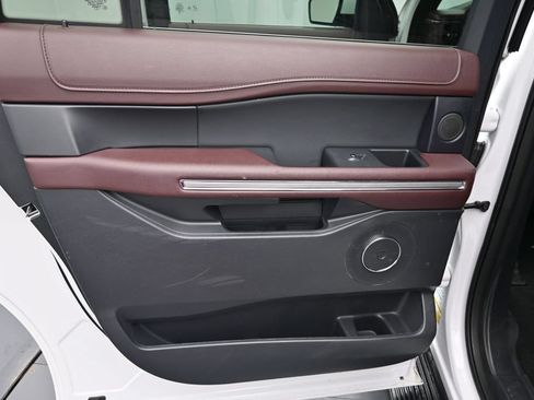 Used 2024 Ford Expedition Max Limited AWD/4WD image 21