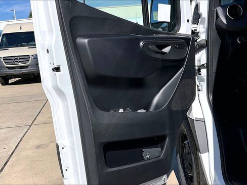 New 2025 Mercedes-Benz Sprinter 2500 image 10