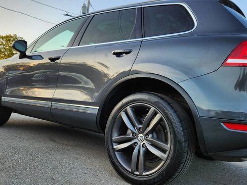 Used 2012 Volkswagen Touareg Executive image 10