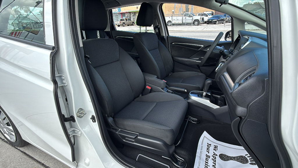 Used 2019 Honda Fit LX image 37