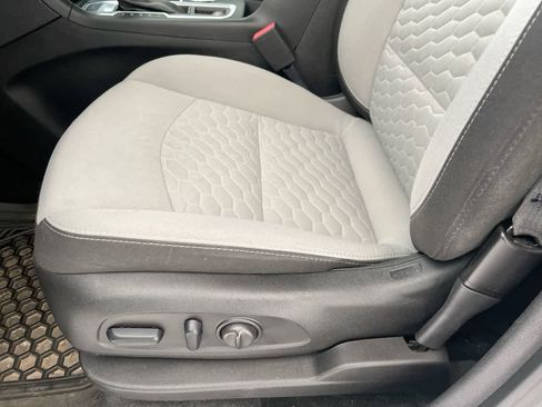 Used 2018 Chevrolet Equinox LS w/ LPO, Cargo Package AWD/4WD image 12