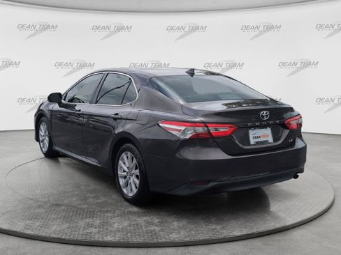Used 2019 Toyota Camry LE w/ Convenience Package FWD image 5
