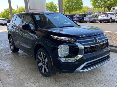 New 2026 Mitsubishi Outlander SE AWD/4WD image 3