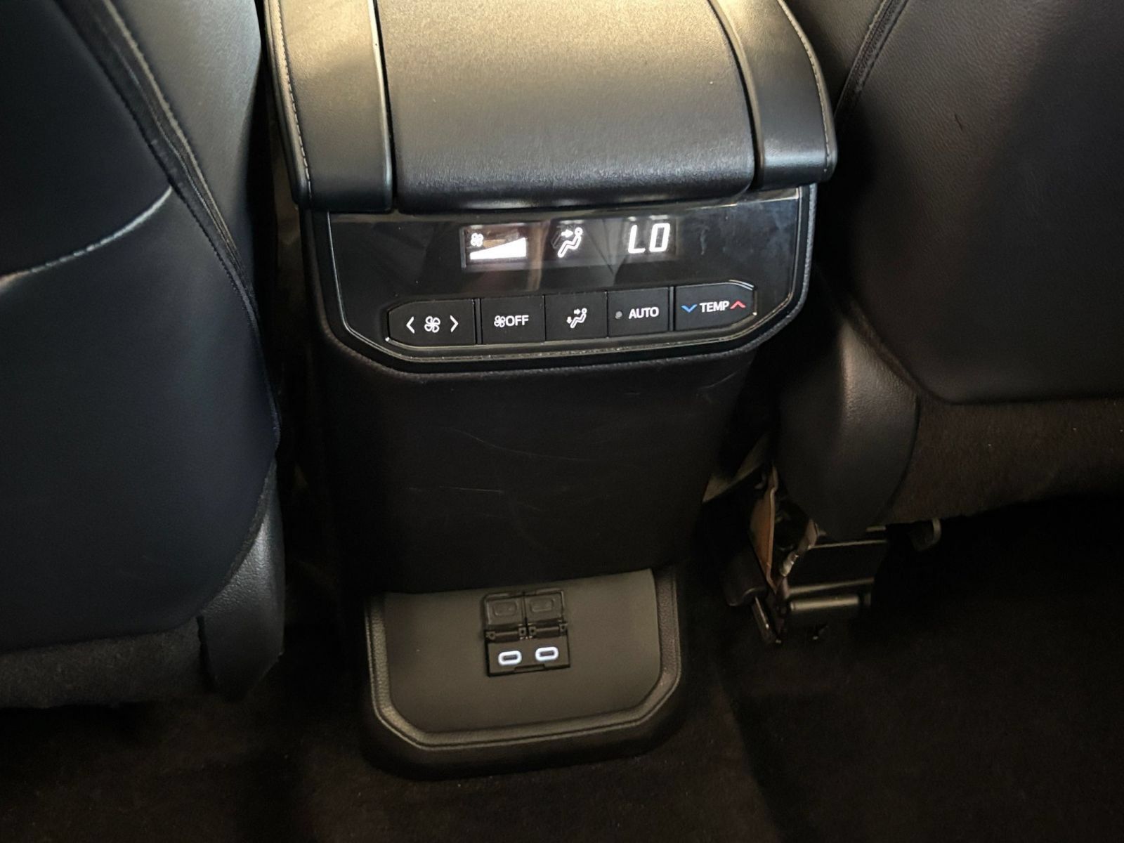 Used 2026 Toyota Highlander XLE AWD/4WD image 24