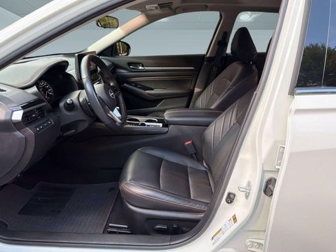 Used 2023 Nissan Altima 2.0 SR FWD image 5
