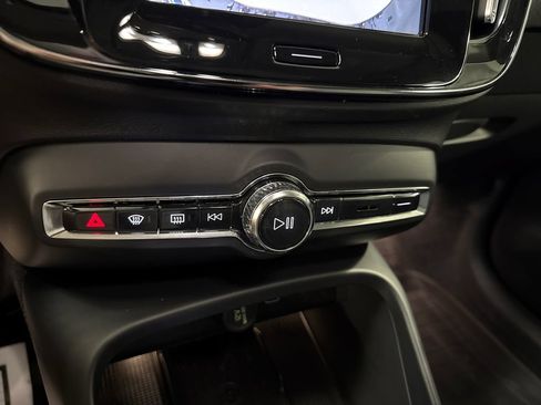 Certified 2023 Volvo XC40 B5 Plus w/ Driver Assist Package AWD/4WD image 17
