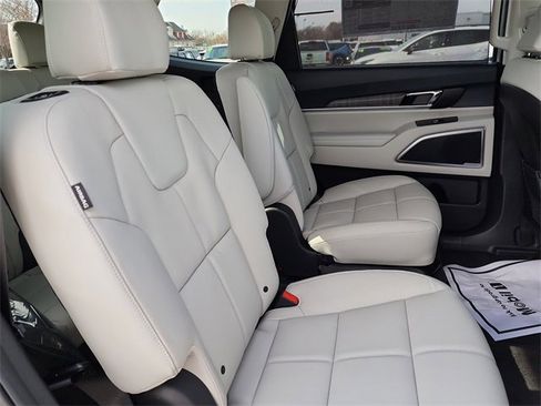 New 2025 Kia Telluride EX w/ EX Captain's Chair Package image 17