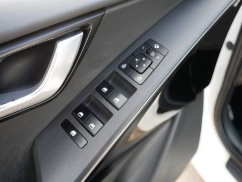 Certified 2023 Kia Niro EX Touring image 19