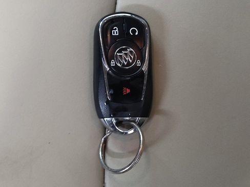 Used 2018 Buick Encore Essence AWD/4WD image 32
