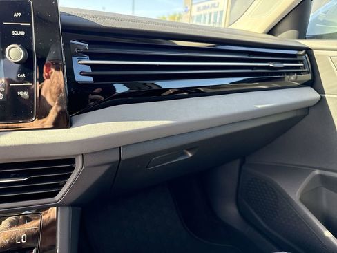 New 2026 Volkswagen Jetta SE FWD image 13