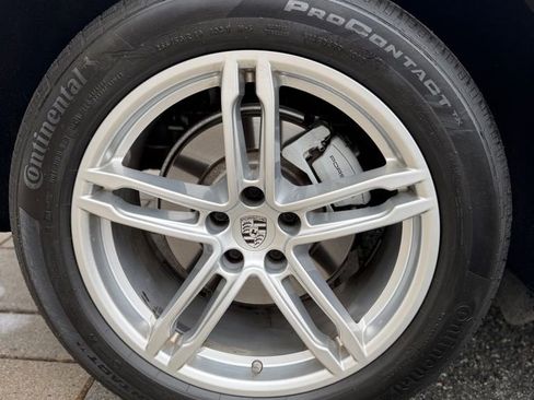 Used 2018 Porsche Macan S image 33