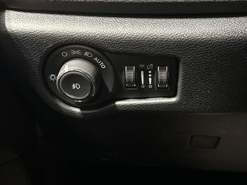 New 2026 Chrysler Pacifica Limited image 19