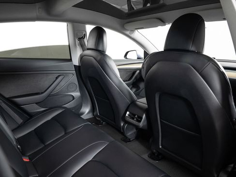 Used 2021 Tesla Model 3 Standard Range image 22