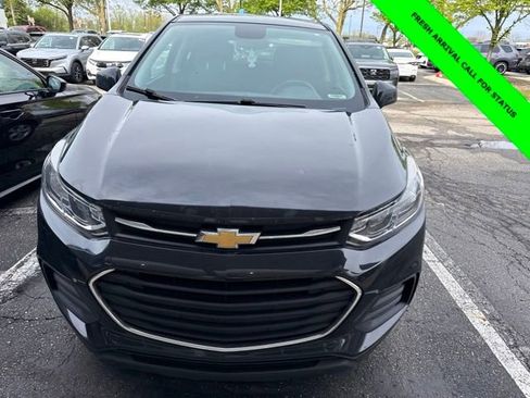 Used 2021 Chevrolet Trax LS w/ Tint and Cruise Package FWD image 2