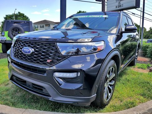 Used 2020 Ford Explorer ST w/ Premium Technology Package AWD/4WD image 3
