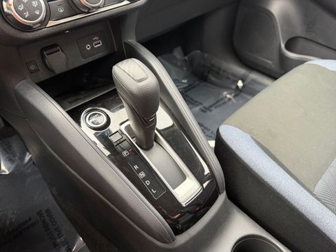 Used 2025 Nissan Versa SV image 39