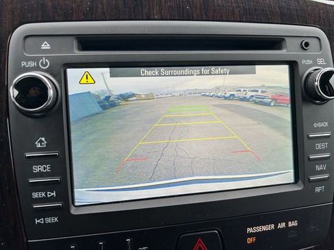 Used 2017 Chevrolet Traverse LT image 29