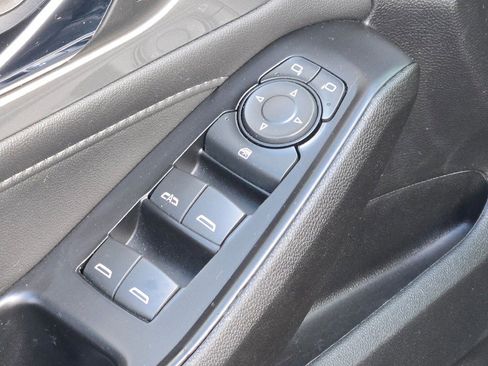 Used 2022 Chevrolet Traverse LT w/ LPO, Floor Liner Package image 21