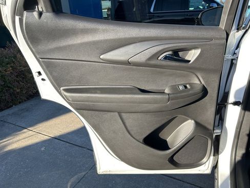 Used 2024 Chevrolet TrailBlazer LT AWD/4WD image 14