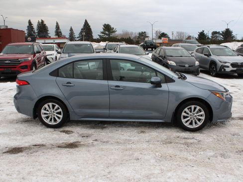 Used 2025 Toyota Corolla LE image 4