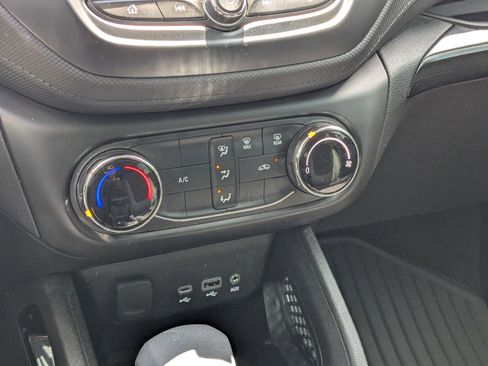 Used 2023 Chevrolet TrailBlazer LS image 25