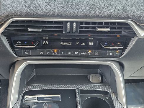 Certified 2024 MAZDA CX-90 Plug-In Hybrid w/ Premium Pkg AWD/4WD image 34