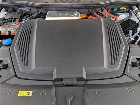 Certified 2022 Audi e-tron Premium Plus w/ Premium Plus Package image 24