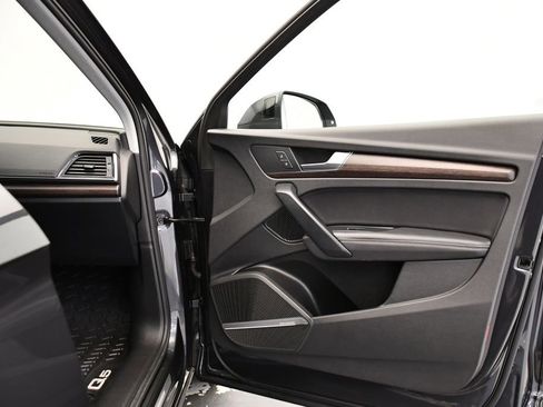 Certified 2023 Audi Q5 2.0T Premium Plus w/ Premium Plus Package image 45