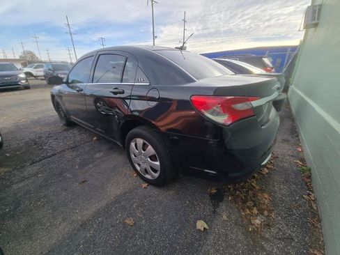 Used 2014 Chrysler 200 LX image 7