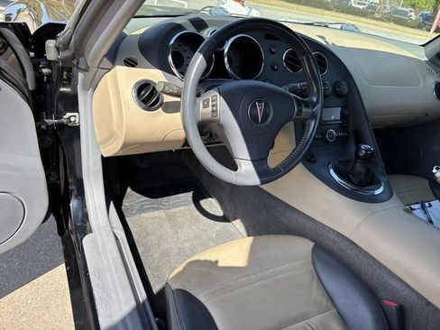 Used 2006 Pontiac Solstice Convertible w/ Premium Package RWD image 15