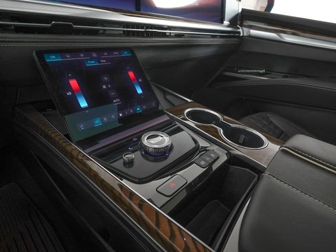 Used 2026 Cadillac Escalade Platinum Sport w/ LPO, ONYX Package image 25