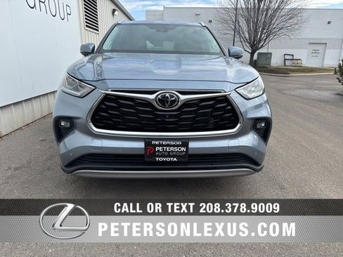 Used 2024 Toyota Highlander Platinum image 8