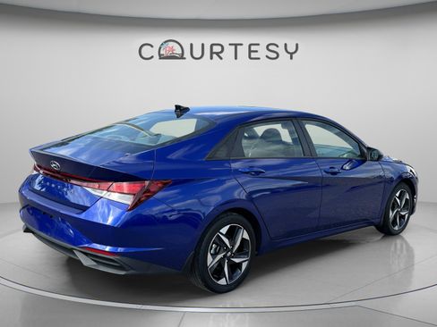 Used 2023 Hyundai Elantra SEL w/ Convenience Package image 7