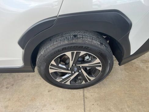 Used 2024 Subaru Crosstrek 2.0i Premium AWD/4WD image 9
