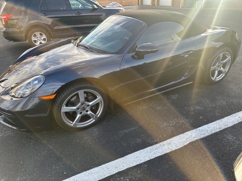 Used 2019 Porsche 718 Boxster image 4