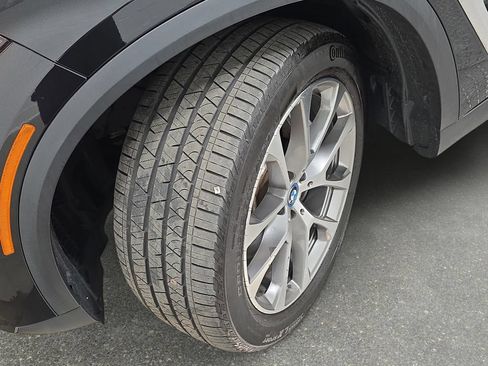 Used 2025 BMW X5 xDrive50e AWD/4WD image 29