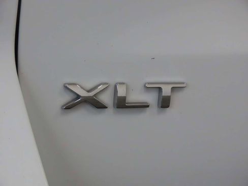 Used 2022 Ford Expedition XLT image 6