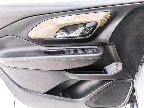 Used 2021 GMC Terrain SLE w/ Driver Convenience Package FWD image 25