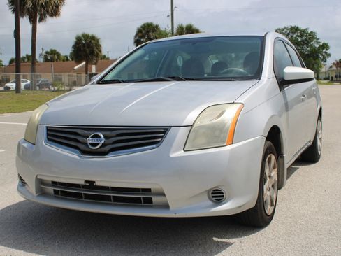 Used 2011 Nissan Sentra 2.0 FWD image 2