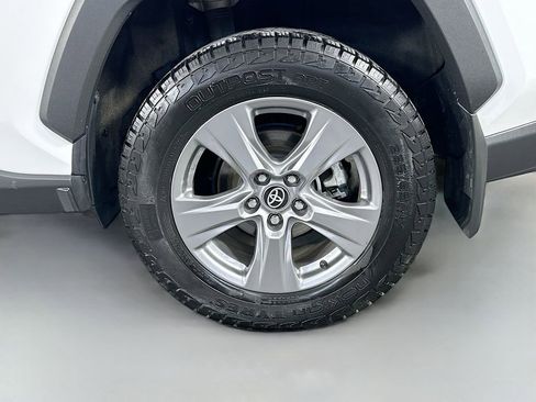 Used 2024 Toyota RAV4 XLE AWD/4WD image 32