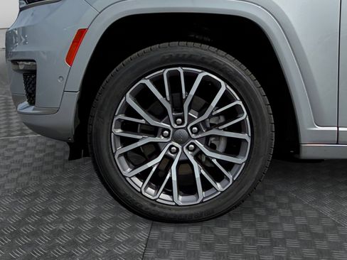 Used 2021 Jeep Grand Cherokee L Summit AWD/4WD image 16