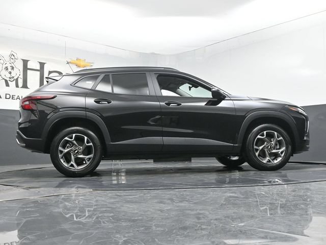 New 2026 Chevrolet Trax LT FWD image 31