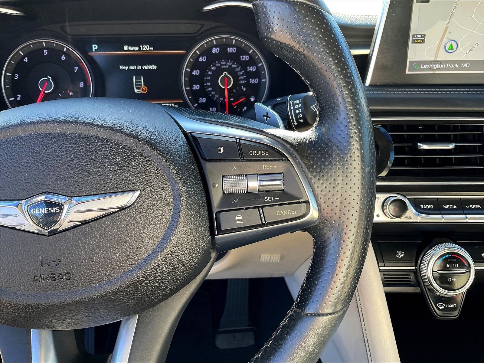 Used 2020 Genesis G70 2.0T w/ Elite Package RWD image 12
