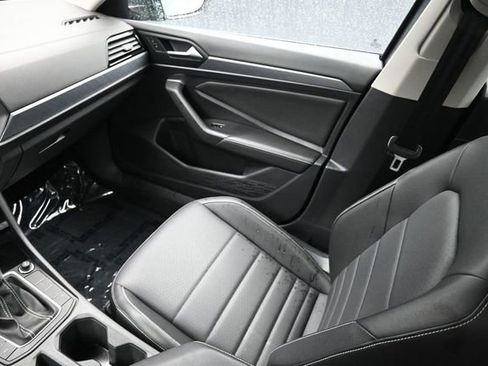 Used 2022 Volkswagen Jetta SE FWD image 11