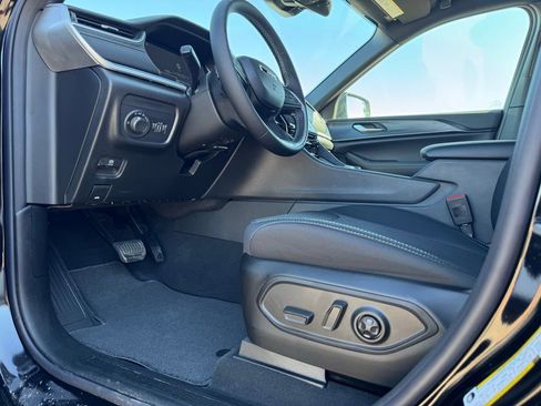 New 2026 Jeep Grand Cherokee Laredo image 10